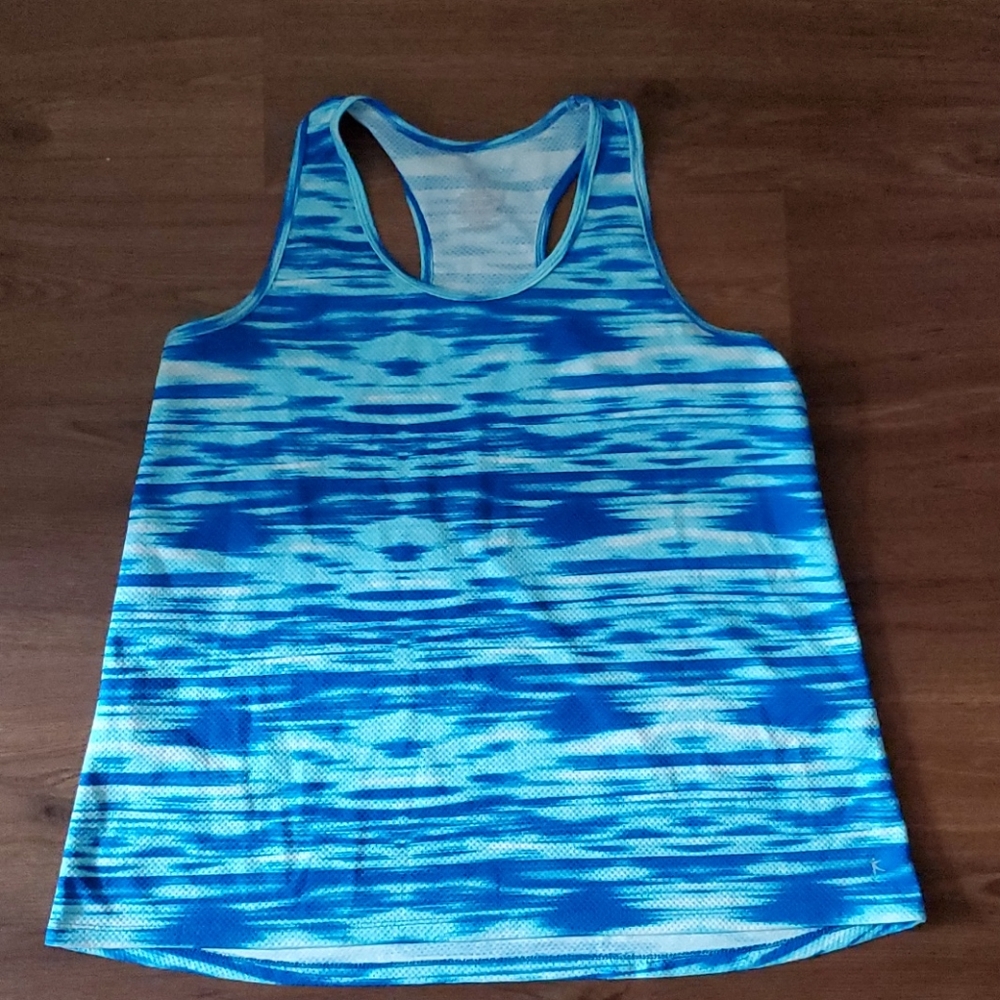 Women's athletic shirt